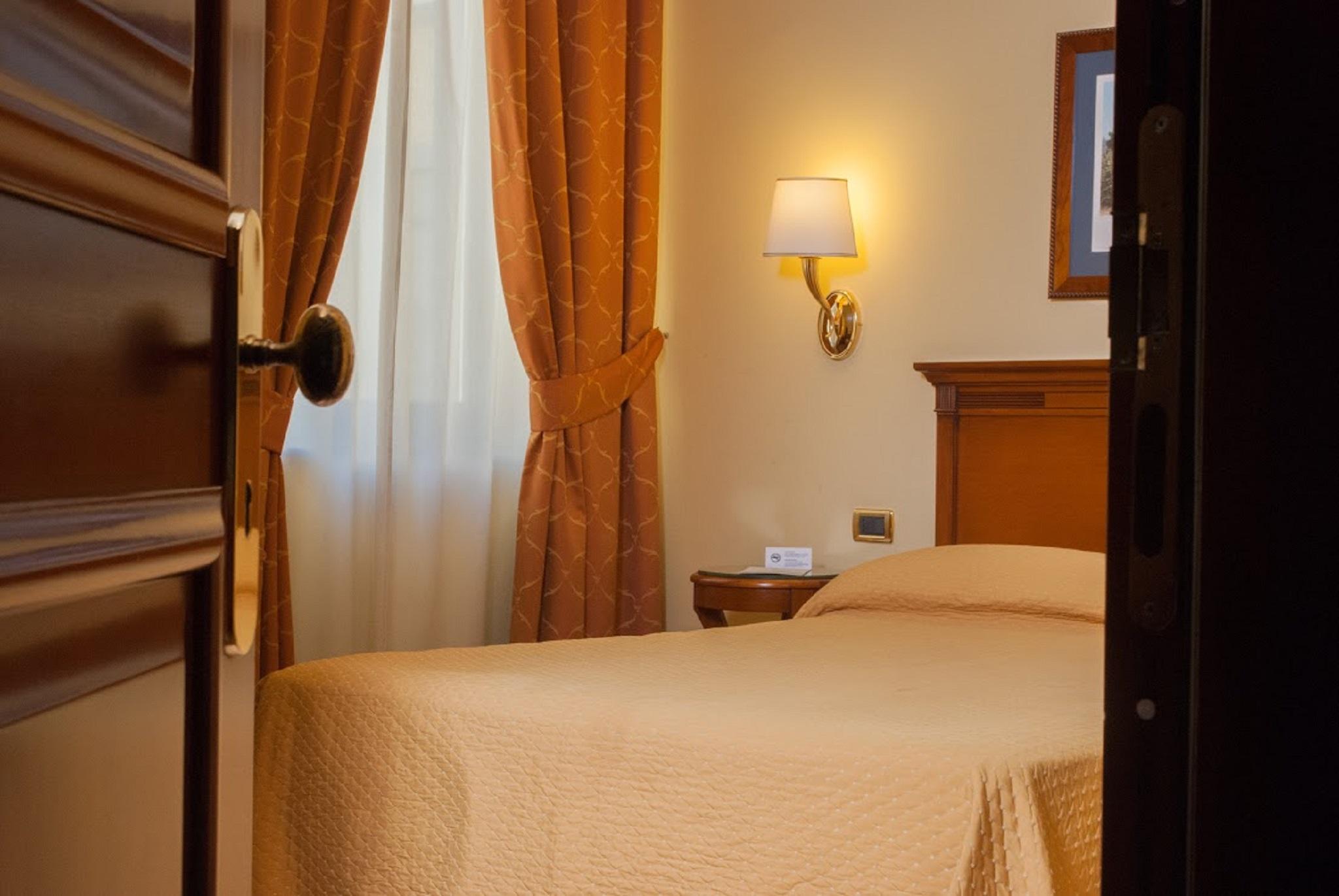 Le Cheminee Business Hotel Napoli Экстерьер фото