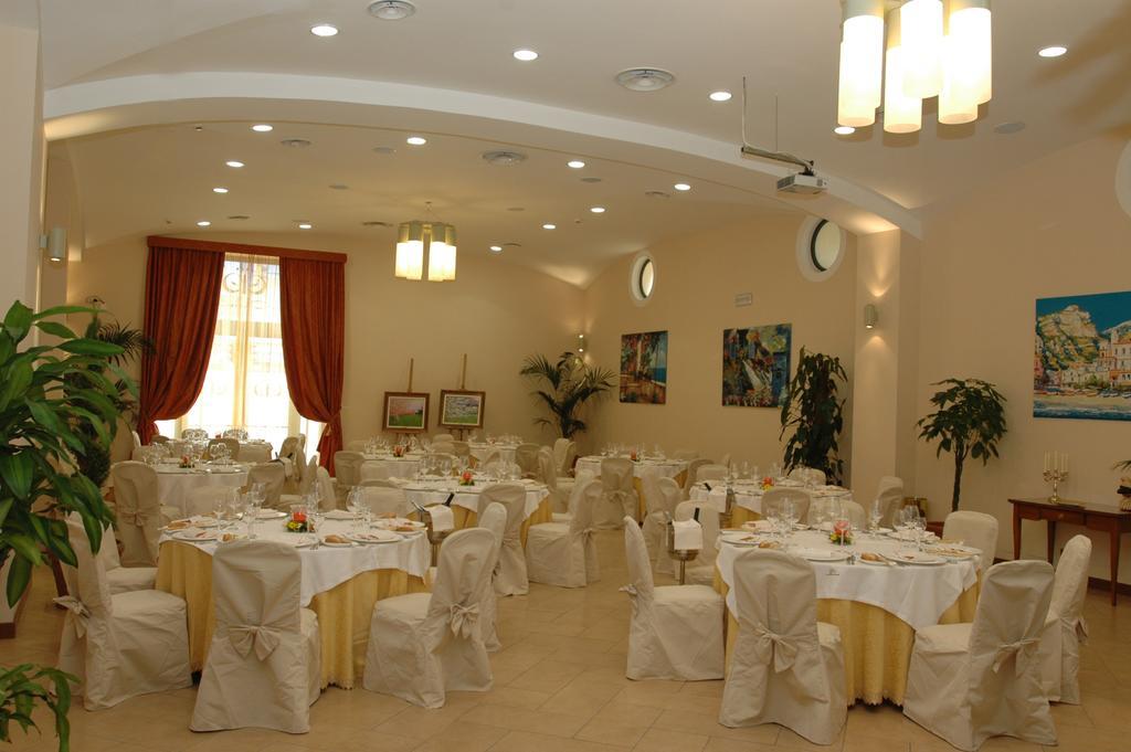 Le Cheminee Business Hotel Napoli Экстерьер фото
